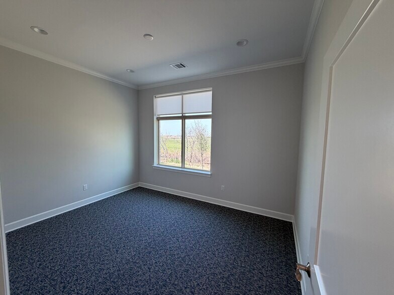 More Photos Of 2120 Prairie Dr, Prosper Medical For Lease