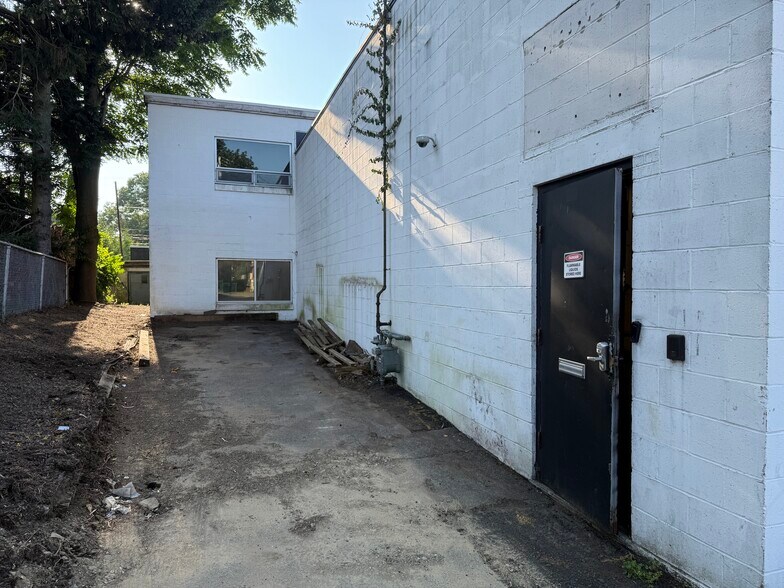 More Photos Of 53 Hancock St, Stratford Manufacturing For Sale