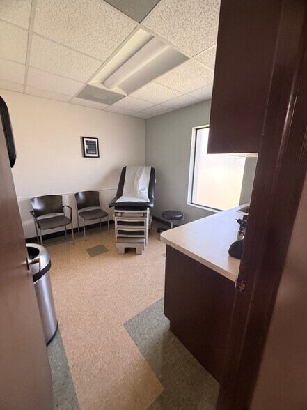 More Photos Of 3251 N 66th St, Saint Petersburg Medical For Lease