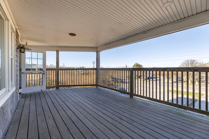 More Photos Of 85 Ocean Ave, New Shoreham Restaurant For Sale