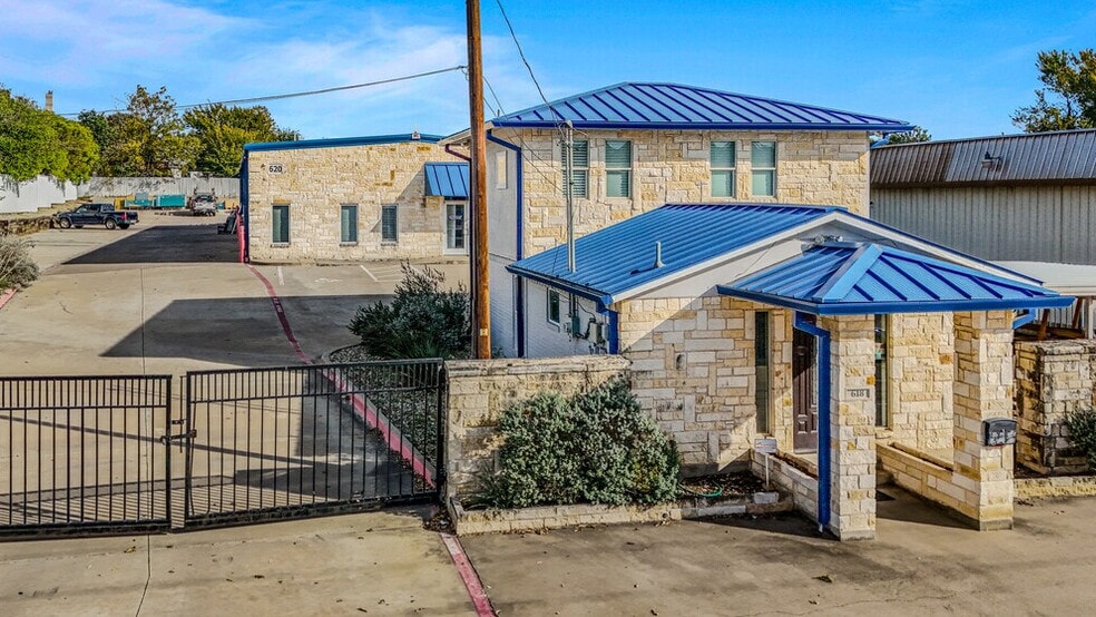 Primary Photo Of 618 S Belt Line Rd, Irving Office For Lease