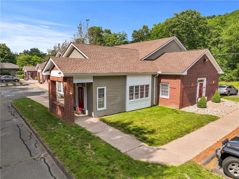 More Photos Of 85 River Rd, Canton Storefront Retail Office For Lease