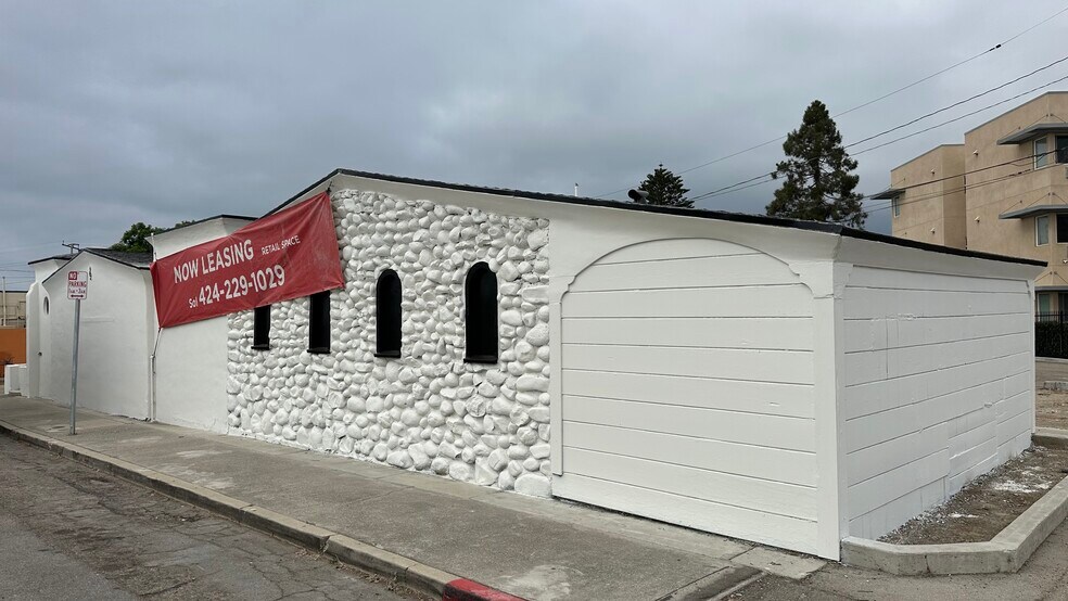 More Photos Of 111 S Dos Caminos Ave, Ventura General Retail For Lease