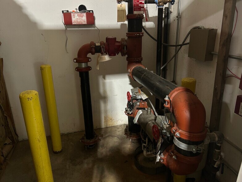 More Photos Of 302 Sam Ralston Rd, Lebanon Warehouse For Sale