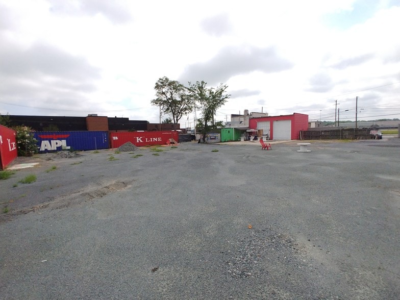 More Photos Of 1725 N Tryon St N, Charlotte Freestanding For Sale