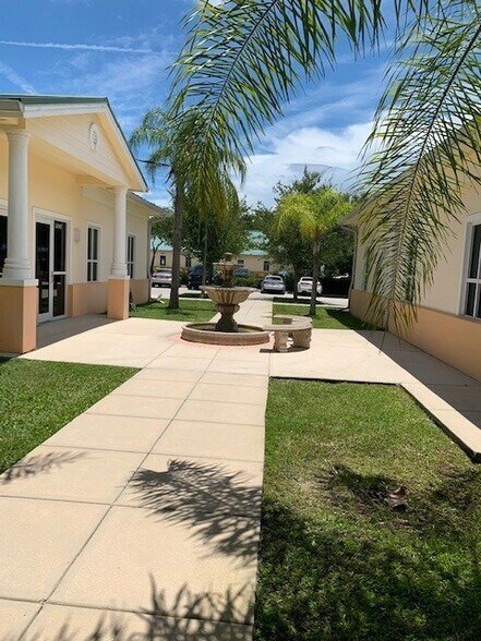 More Photos Of 5586 Broadcast Ct, Lakewood Ranch Medical For Lease