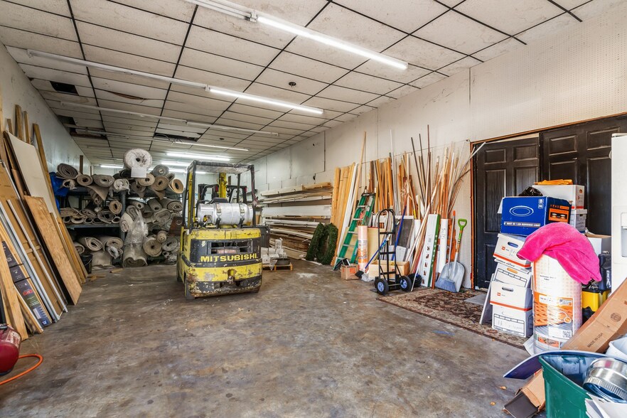 More Photos Of 8101 Grapevine Hwy, North Richland Hills Showroom For Sale