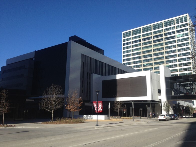 More Photos Of 300 Throckmorton St, Fort Worth Office For Sale
