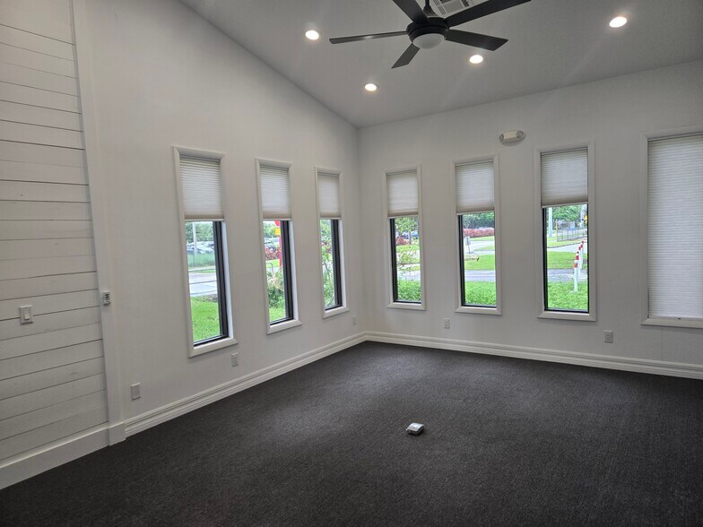 More Photos Of 1201 Hamlet Ave, Clearwater Office For Sale