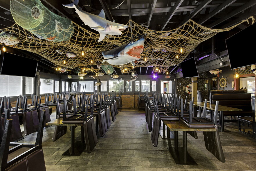 More Photos Of 2901 Tyrone Blvd, Saint Petersburg Restaurant For Sale