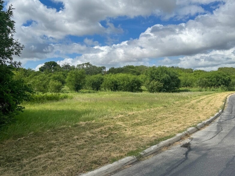 More Photos Of 5501 Larkdale Dr, San Antonio Land For Sale