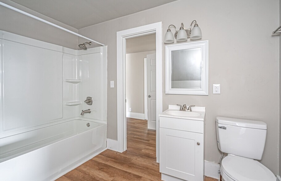 More Photos Of 924 W 5th St, Appleton Apartments For Sale