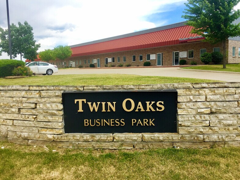 More Photos Of 201 SE Shurfine Dr, Ankeny Light Distribution For Lease