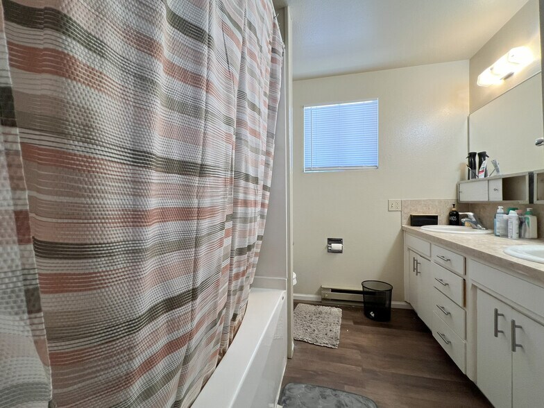 More Photos Of 237 NW Timothy St, Pullman Apartments For Sale