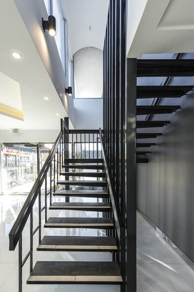 More Photos Of 6829 Lankershim Blvd, North Hollywood Medical For Lease