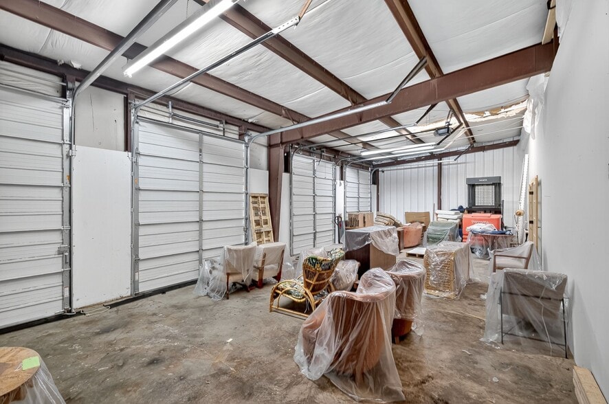 More Photos Of 501 Ennis St, High Point Warehouse For Sale