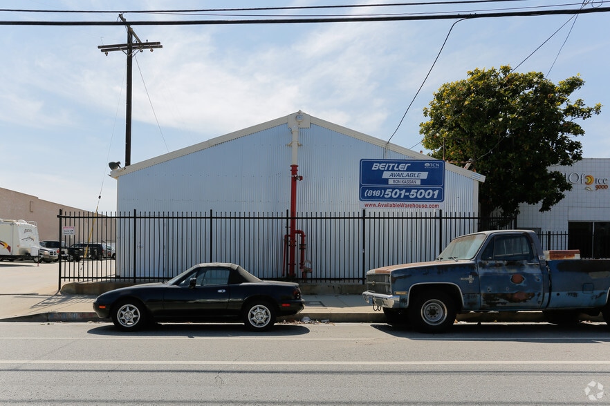 More Photos Of 10009 Canoga Ave, Chatsworth Warehouse For Lease