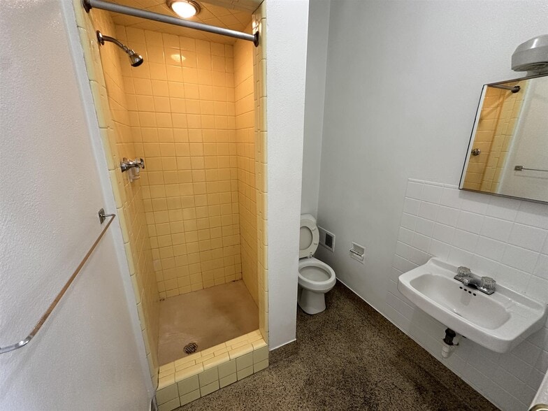 More Photos Of 24-26 S Galena Ave, Freeport Apartments For Sale