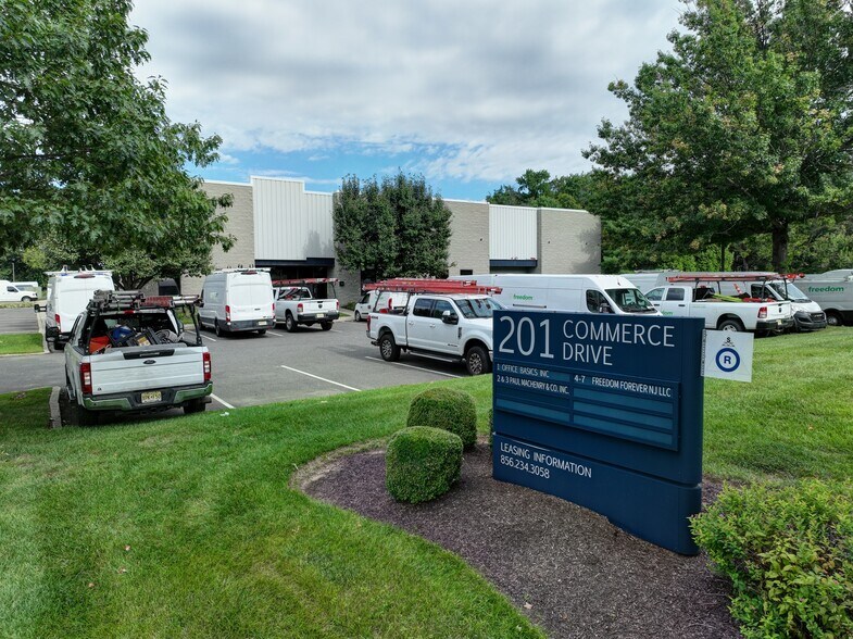 More Photos Of 201 Commerce Dr, Moorestown Distribution For Lease