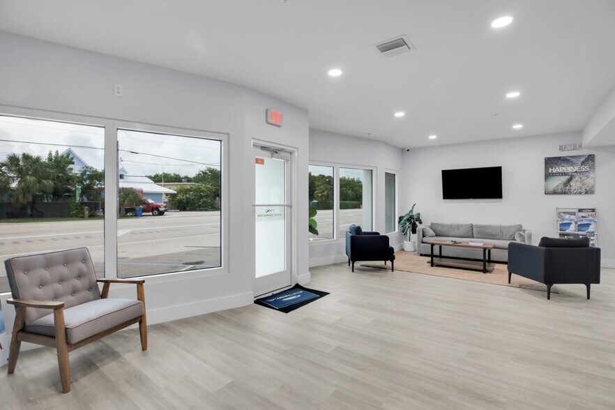 More Photos Of 82705 Overseas Hwy, Islamorada General Retail For Sale