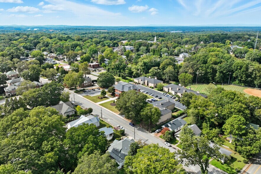More Photos Of 610 Candler St, Gainesville Medical For Sale
