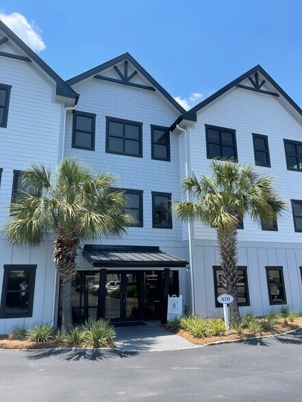 More Photos Of 670 Marina Dr, Charleston Office For Lease