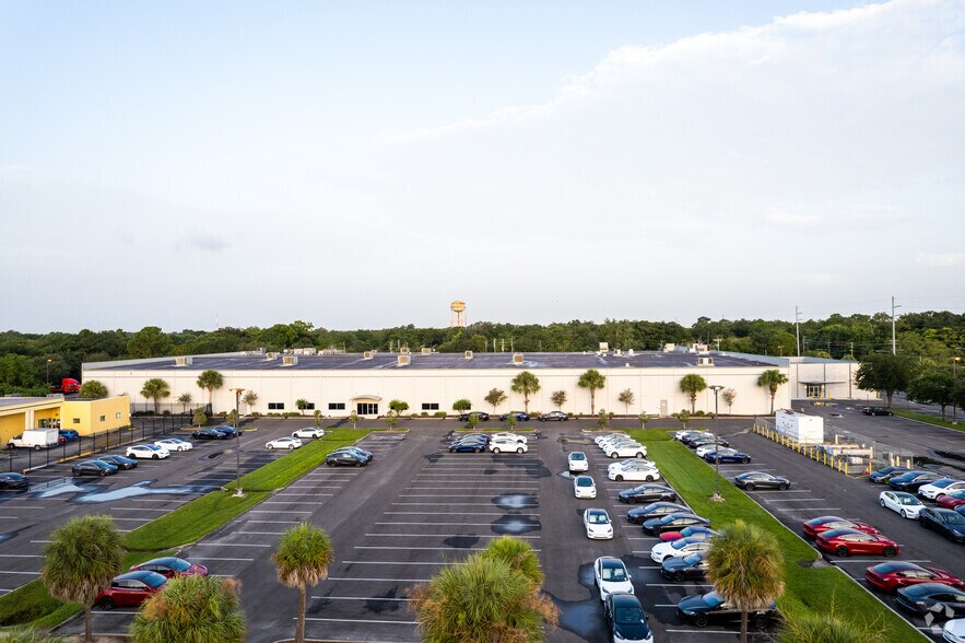 More Photos Of 440 W Kennedy Blvd, Orlando Industrial For Lease
