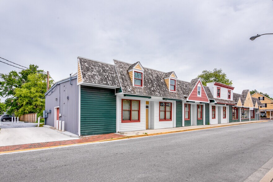 More Photos Of 100 N Talbot St, Saint Michaels Storefront For Sale