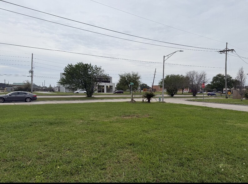 More Photos Of Lawrence Lane, Meraux Land For Sale