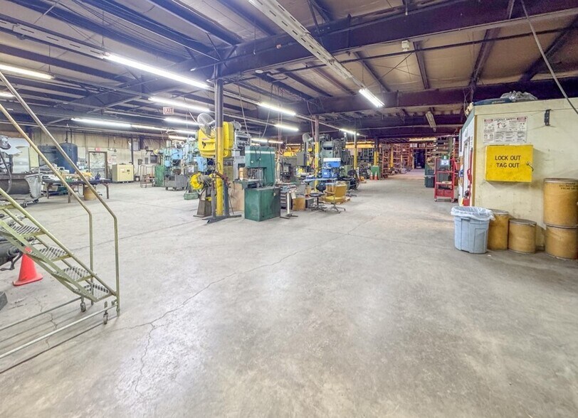 More Photos Of 4000 Technology Park Blvd, Auburn Warehouse For Lease