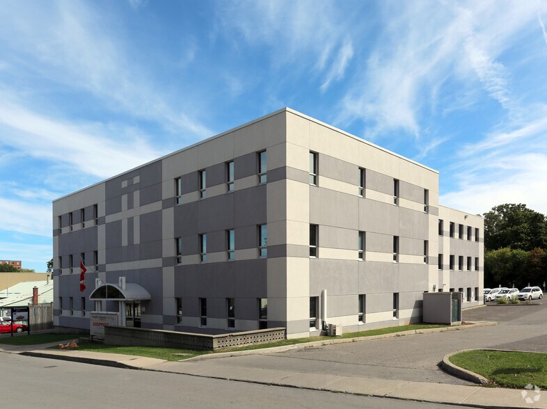 Primary Photo Of 15 Mountain Ave S, Hamilton Office For Lease