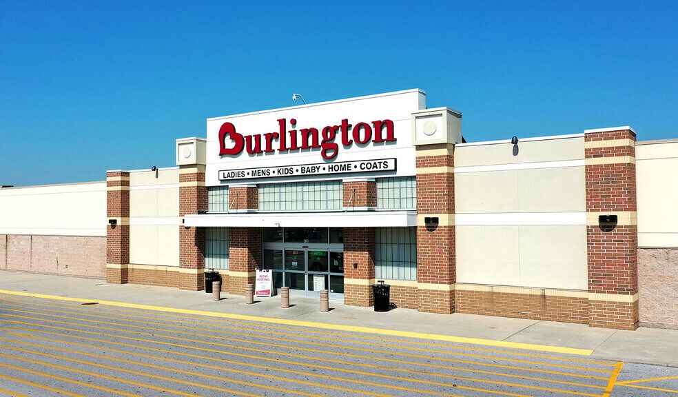 More Photos Of 6226 W Manchester Mall, York Unknown For Lease