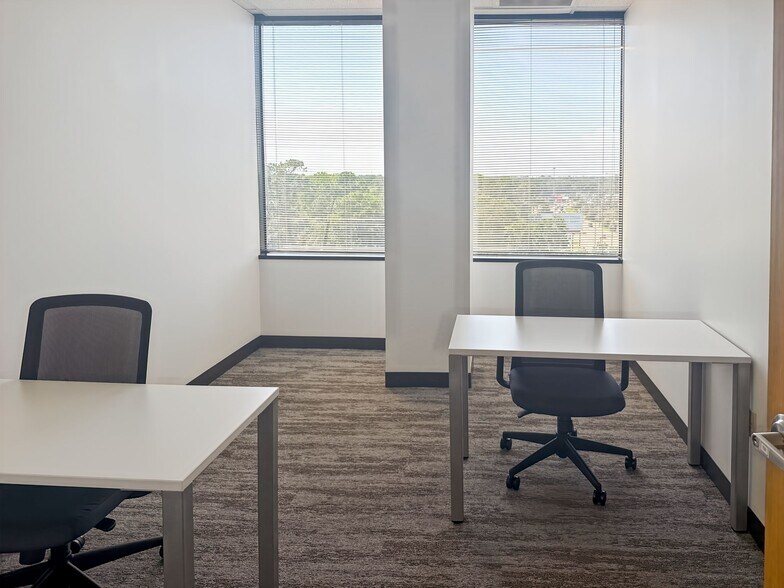 More Photos Of 2014 W Pinhook Rd, Lafayette Coworking Space