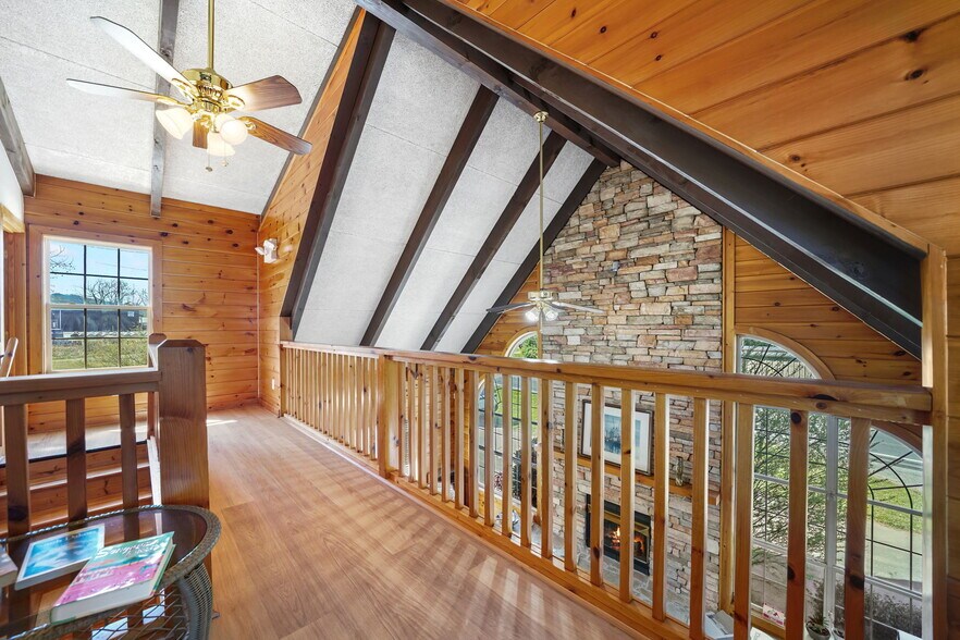 More Photos Of 243 Old Highway 5 S, Ellijay Loft Creative Space For Sale