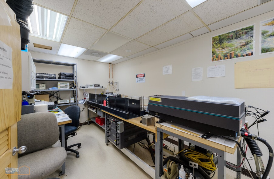 More Photos Of 5649 Arapahoe Ave, Boulder Flex For Sale