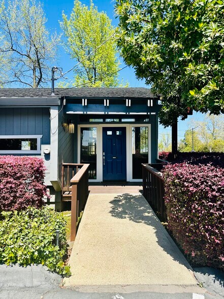 More Photos Of 496 East Ave, Lincoln Medical For Sale