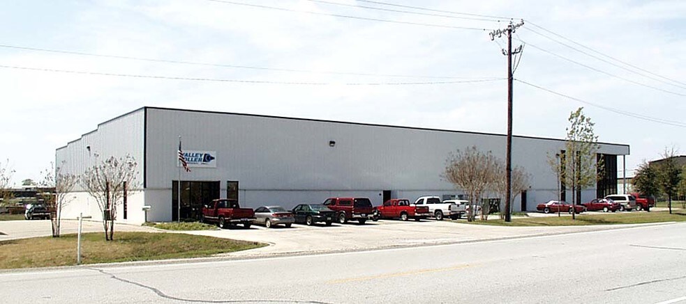 More Photos Of 1000 S Main St, Mansfield Distribution For Lease