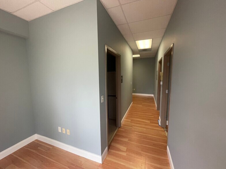 More Photos Of 7111 Davis Creek Rd, Jacksonville Warehouse For Sale