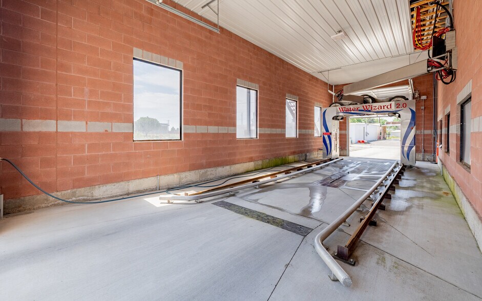 More Photos Of 286 S Douglas St, Powell Specialty For Sale