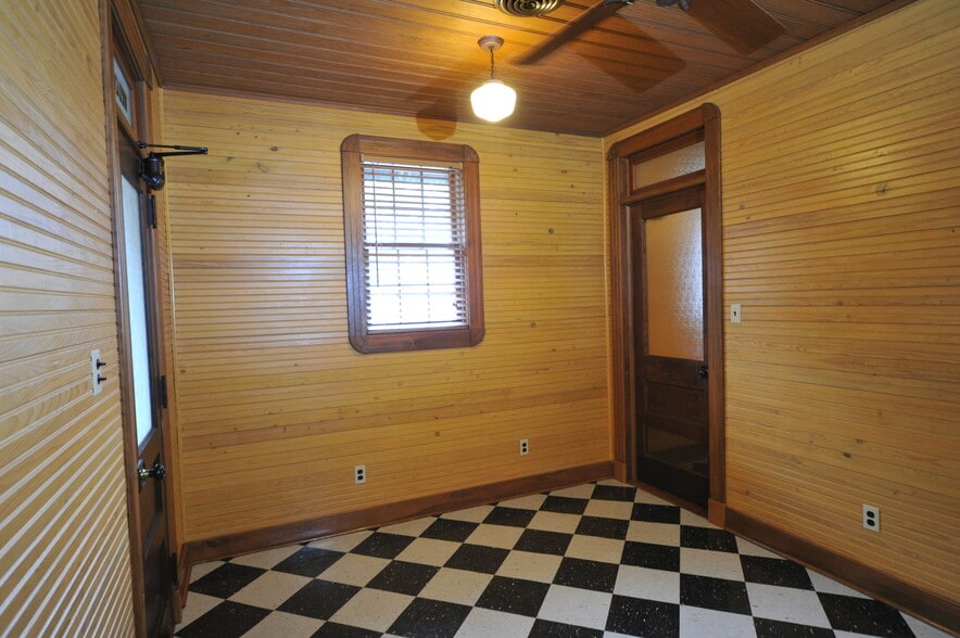 More Photos Of 815-817 Rosedale Dr, New Orleans Office For Sale