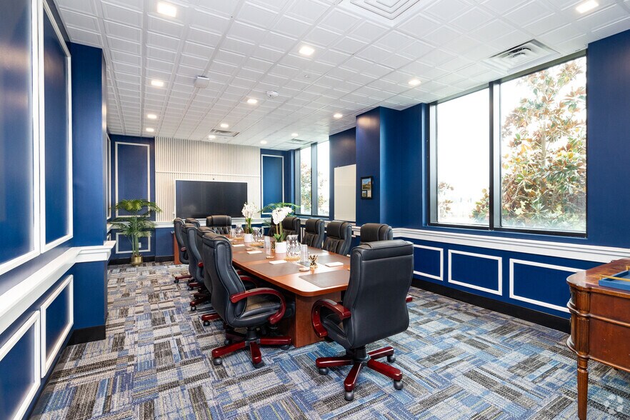 More Photos Of 1301 Industrial Dr, Crestview Coworking Space