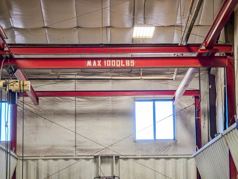 More Photos Of 5066 Owan Industrial Park Dr, Williston Warehouse For Lease