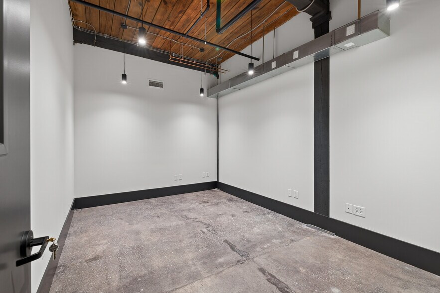 More Photos Of 200 Barrett St, Monroe Warehouse For Lease