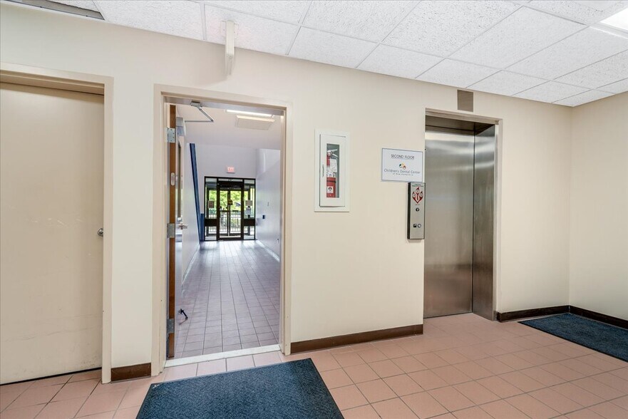 More Photos Of 7 Route 101A, Amherst Medical For Sale