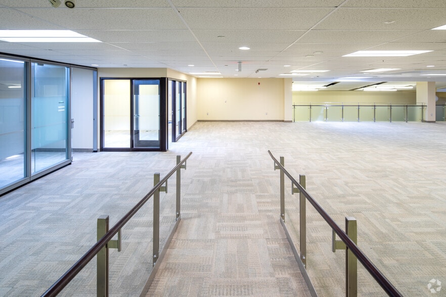 More Photos Of 600 Weber St N, Waterloo Office For Lease