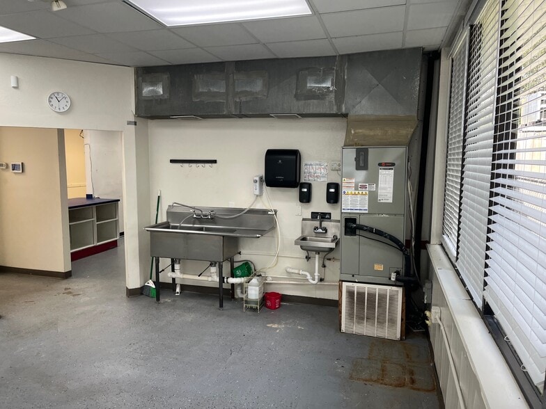 More Photos Of 915 Sand Lake Rd, Altamonte Springs Restaurant For Sale