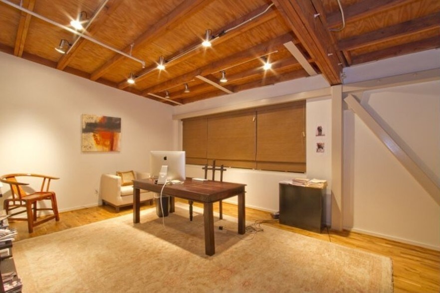 More Photos Of 2100 Abbot Kinney Blvd, Venice Office For Lease