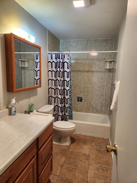 More Photos Of 445 Kristen Ct, Montrose Warehouse For Sale