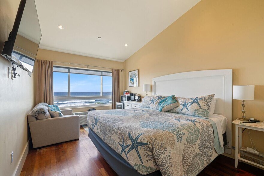 More Photos Of 1505 Pacific Ave NW, Oceanside Hotel For Sale