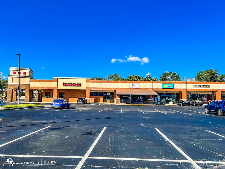 More Photos Of 951 Maple St, Carrollton General Retail For Lease